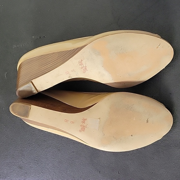 Coach shoes size 8 in Tan - Picture 3 of 5